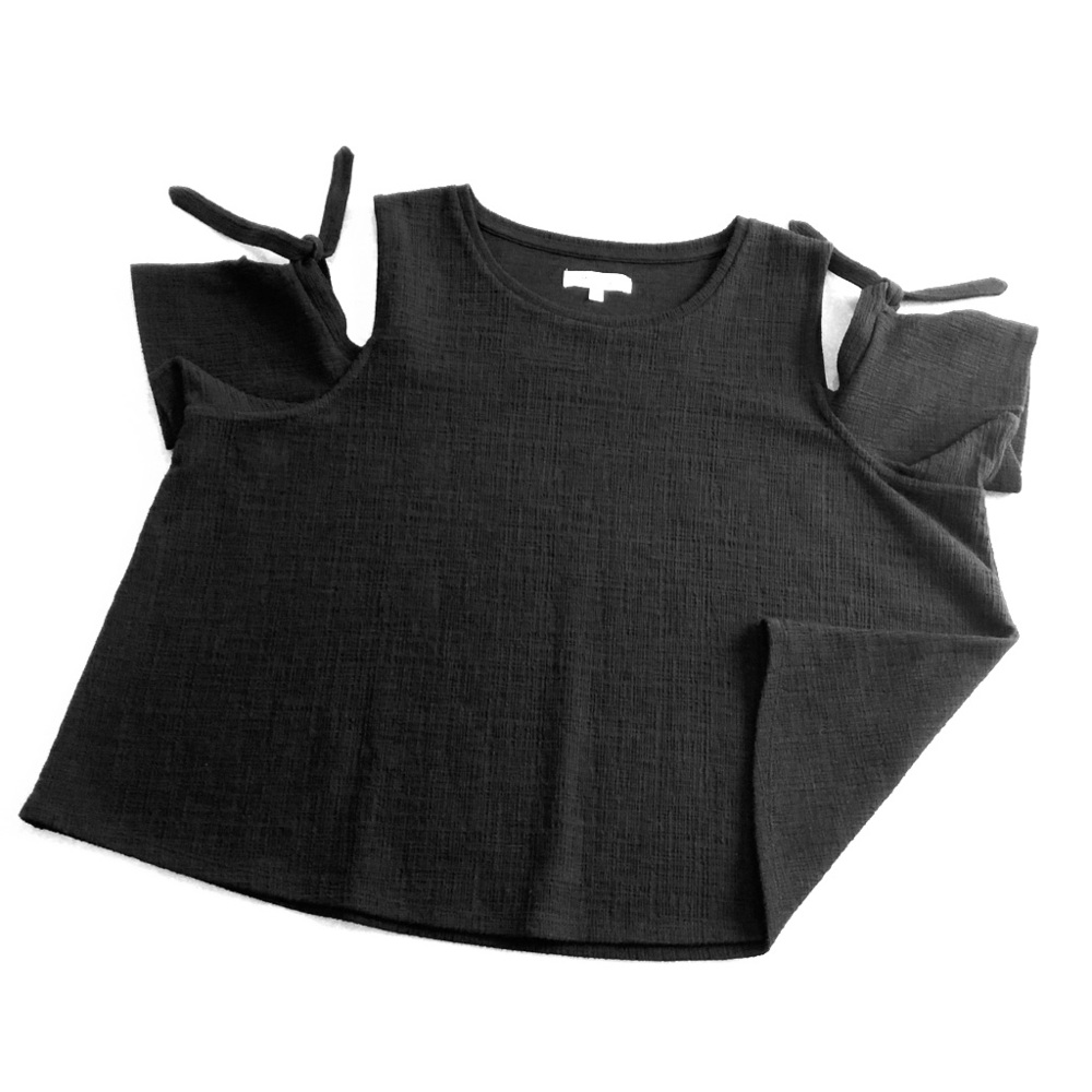 Madewell peekaboo shoulder crop top